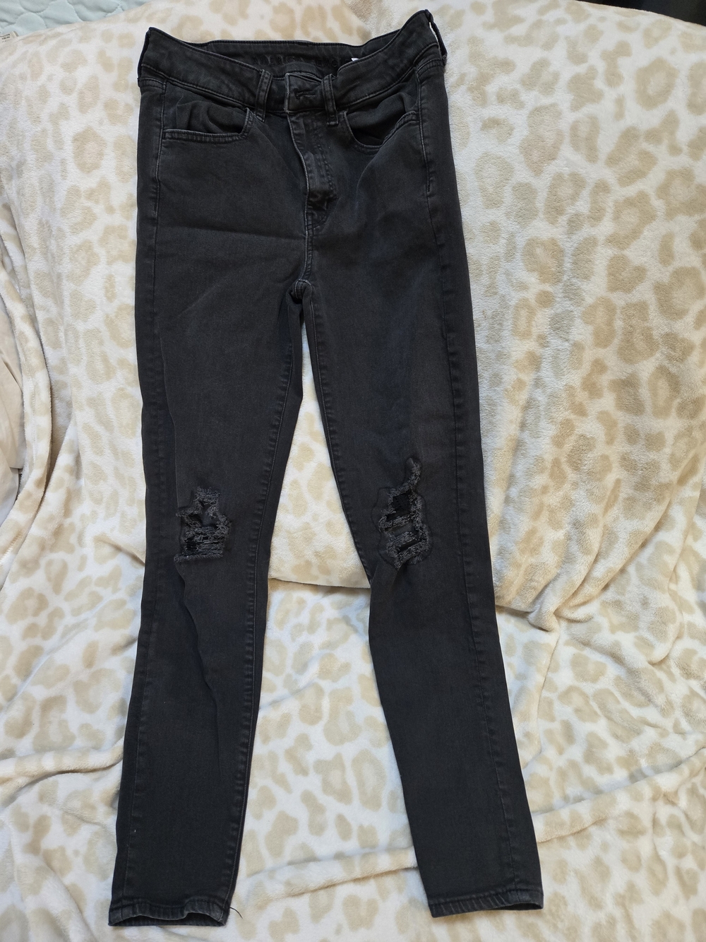 American Eagle Outfitters Black Distressed Skinny Jeans